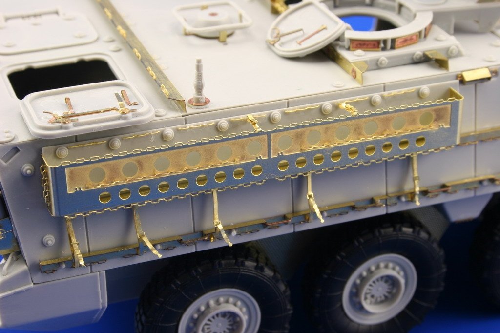 Eduard 35991 M-1126 Mounted rack and belts 1/35 Trumpeter – imagen 12
