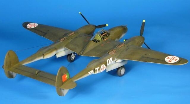 RS Models 92280 P-38G Lightning 1/72 – Bild 4