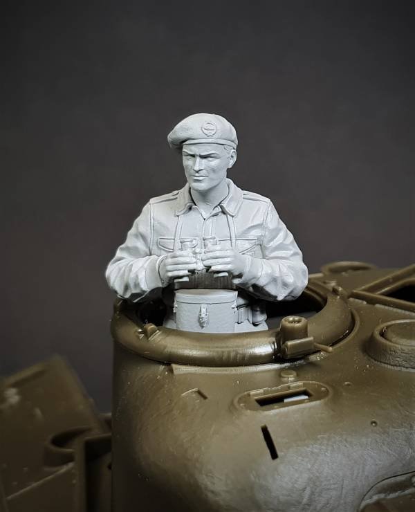 Panzer Art FI35-173 British Sherman tank commander 1/35 – image 3