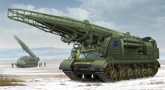 Lanceur Trumpeter 01024 Ex-Soviétique 2P19 avec missile R-17 SS-1C SCUD B du système de missiles 8K14