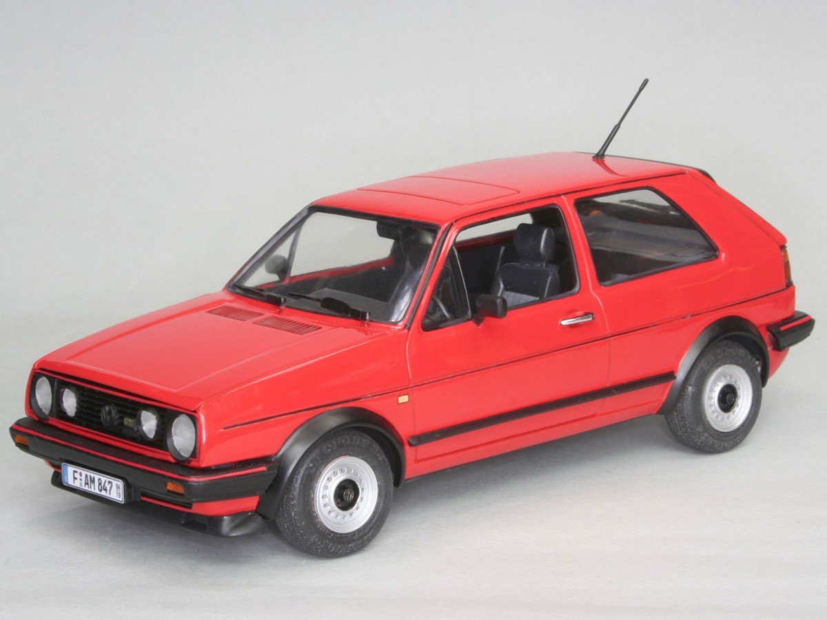 Revell 07005 VW Golf GTI 1/24 – zdjęcie 3