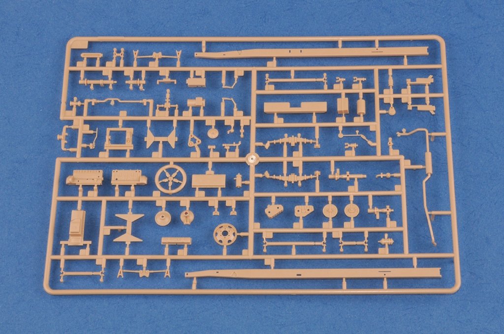 Hobby Boss 83830 US GMC CCKW 750 gallon Tanker 1/35 – Bild 7