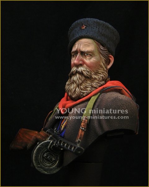 Young Miniatures YM1858 RUSSIAN COSSACK WWII 1/10 – immagine 3