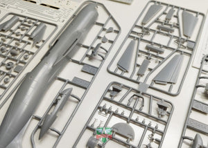 A&amp;amp;A Models 4402 C-141A Military Strategic Airlifter 1/144 – imagen 5