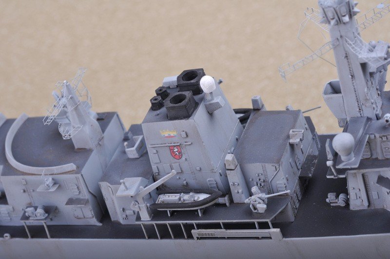 Trumpeter 04544 Frégate HMS Type 23 Kent F78 (1/350) – image 3