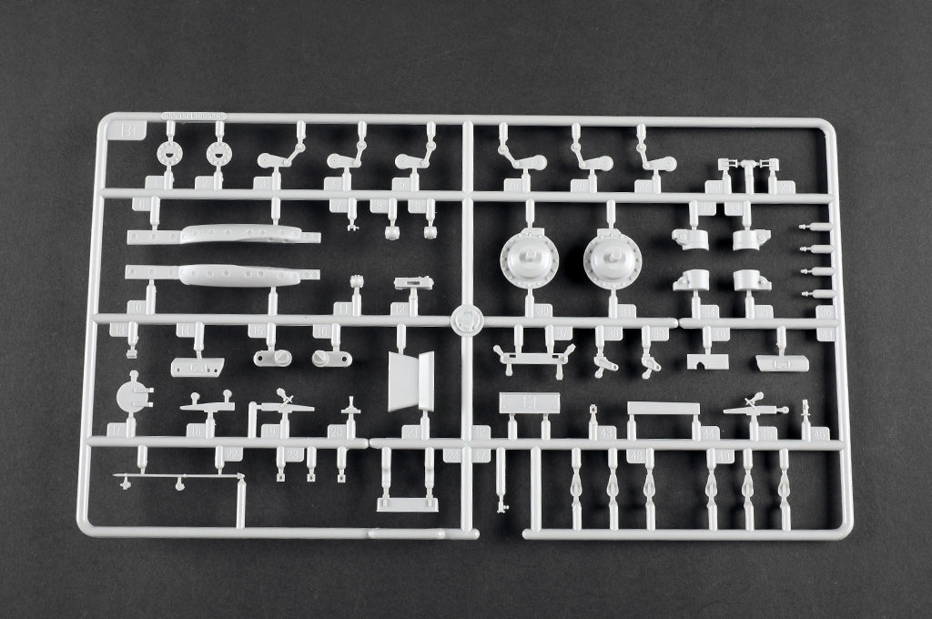 Trumpeter 09603 T-72M MBT 1/35 – image 12