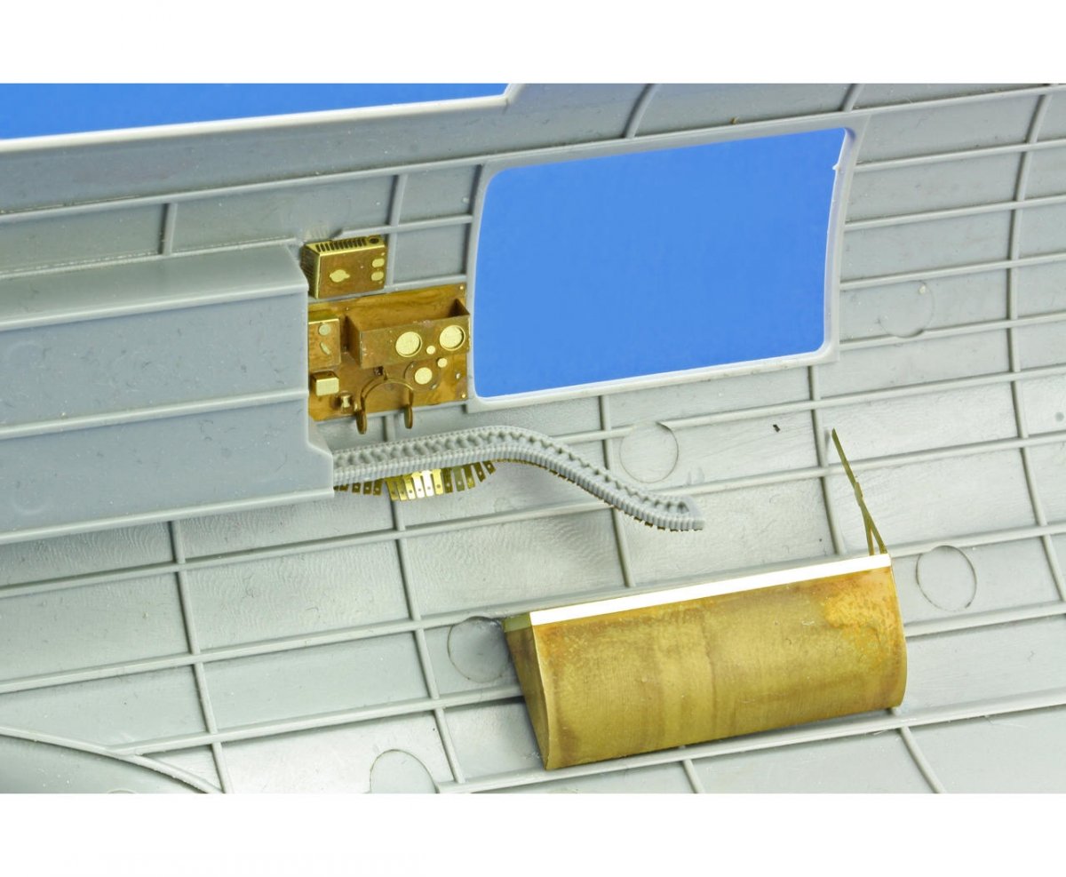 Eduard 32780 B-17G waist section 1/32 HK Models – Bild 4