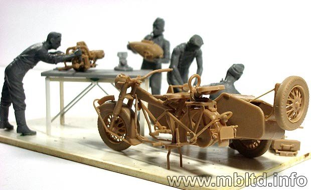 Master Box 3560 Équipe de réparation de motos allemandes (1/35) – image 10