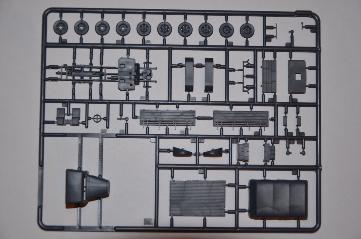 First to Fight PL030 Praga RV samochód ciężarowy 1/72 – immagine 4