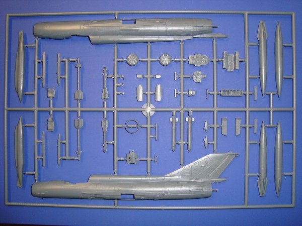 Kovozavody Prostejov KPM0087 MiG-21-MFN Fishbed CzAF 1/72 – Bild 3
