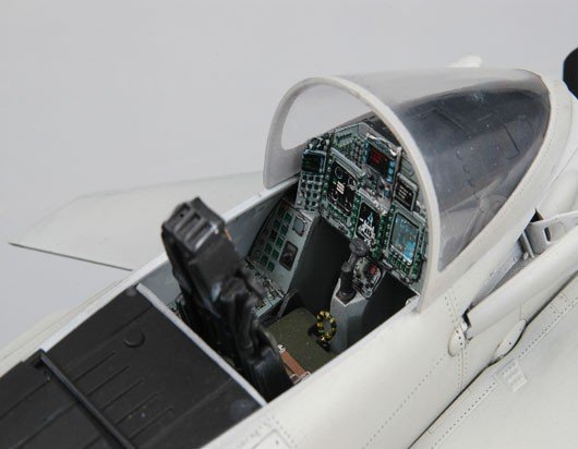 Trumpeter 02278 EF-2000A Eurofighter Typhoon 1/32 – image 3