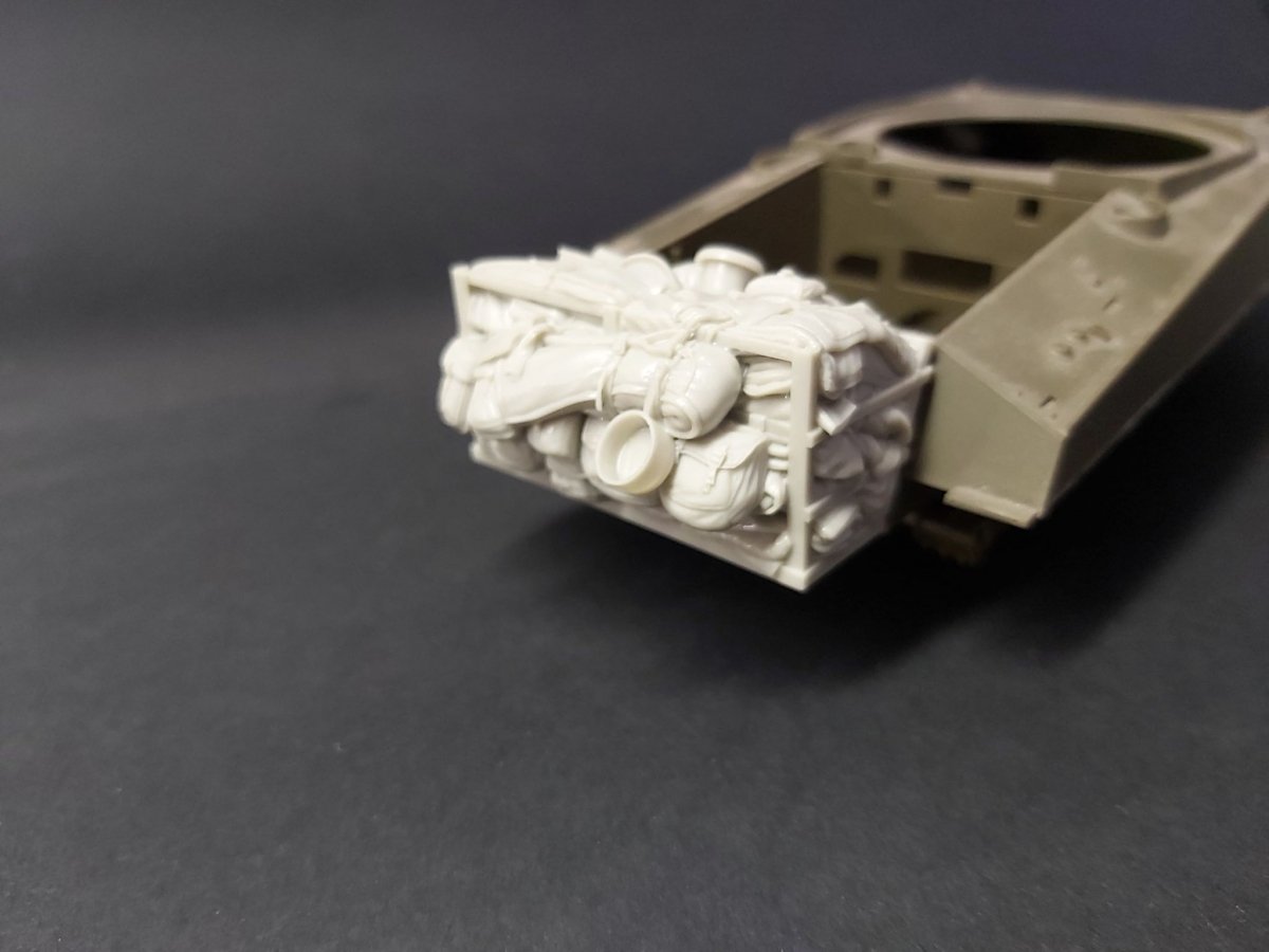 Panzer Art RE35-661 Rear hull Stowage rack for M4A3 “Sherman” 1/35 – imagen 2