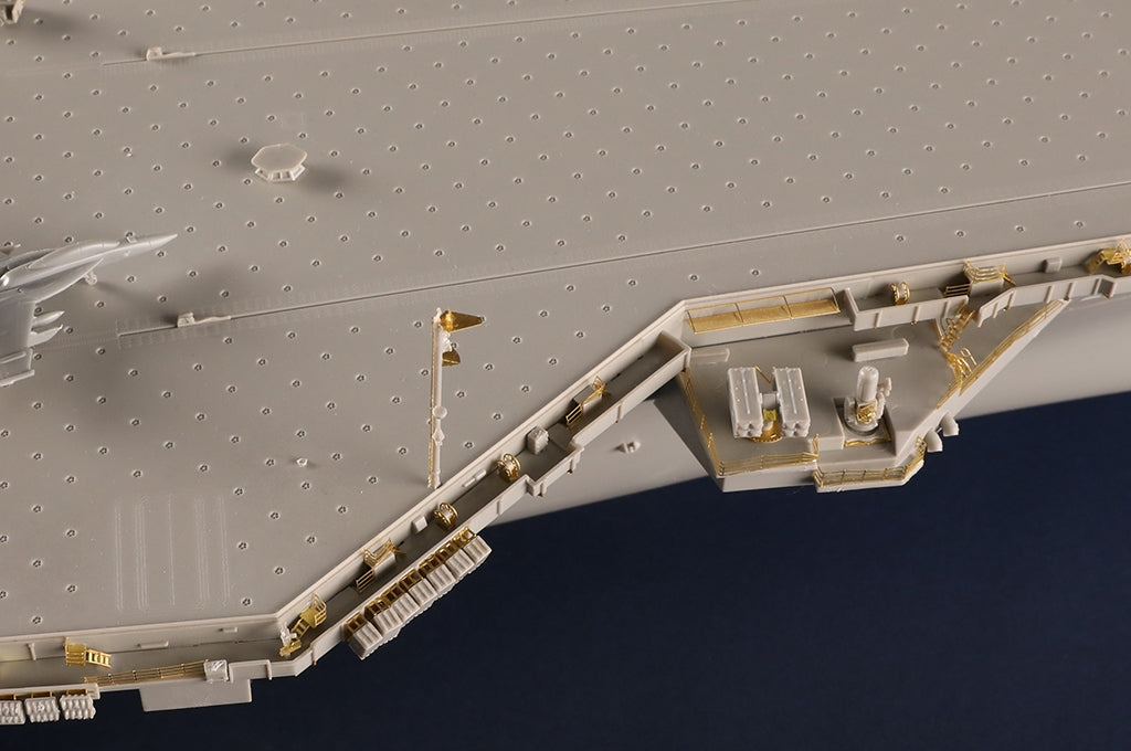 Trumpeter 05638 USS Gerald R.Ford CVN-78 1/350 – image 21