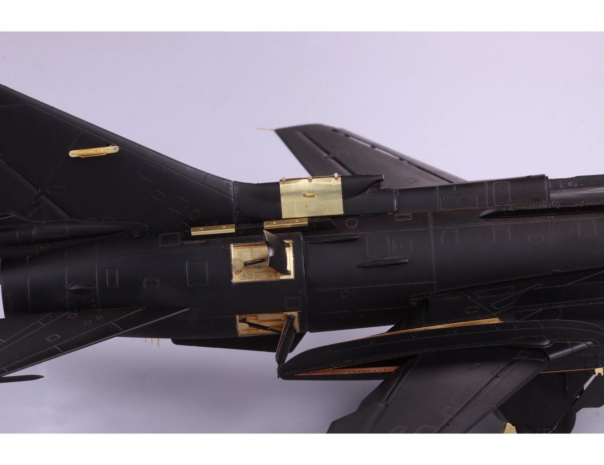 Eduard 48924 Su-17 M3/ M4 air brakes KITTY HAWK 1/48 – imagen 3
