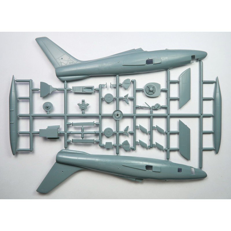 Sword 72117 RF-84F Thunderflash 1/72 – immagine 5