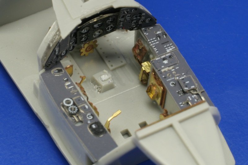 Eduard SS238 Wyvern S.4 1/72 TRUMPETER – Bild 3