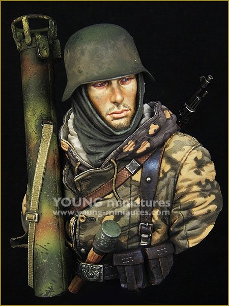 Young Miniatures YM1865 Waffen SS allemand avec Panzerschreck 1/10