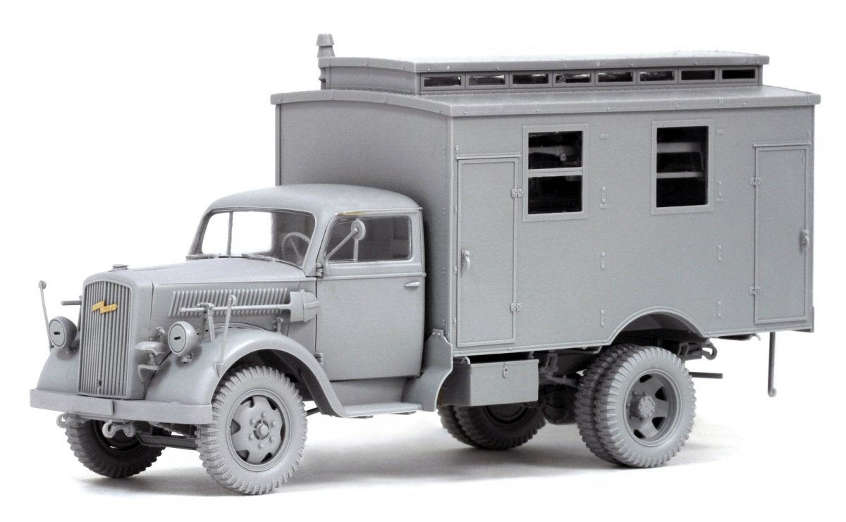 Dragon 6790 WWII German Ambulance Truck 1/35 – imagen 3