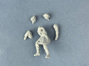 Copper State Models F32-064 British Dispatch Rider on a short break (Motorcycle not included) 1/32 – Bild 4