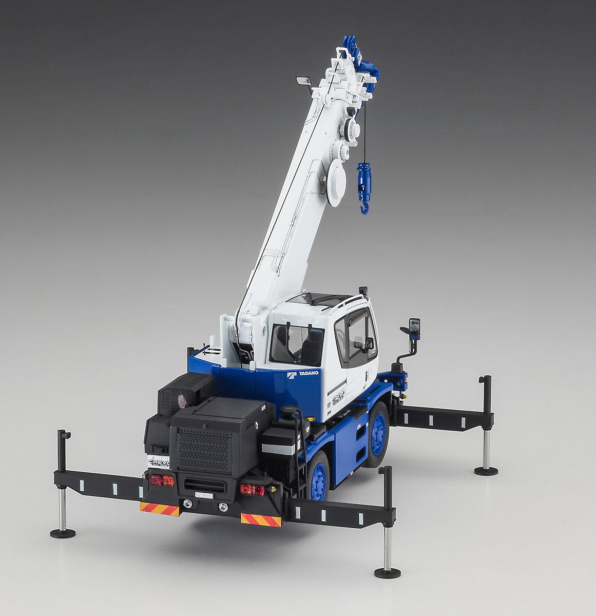Hasegawa 66110 Tadano Rough Terrain Crane GR-130NL/N CREVO Mini G4 &amp;quot;H-Type Outrigger&amp;quot; 1/35 – image 3