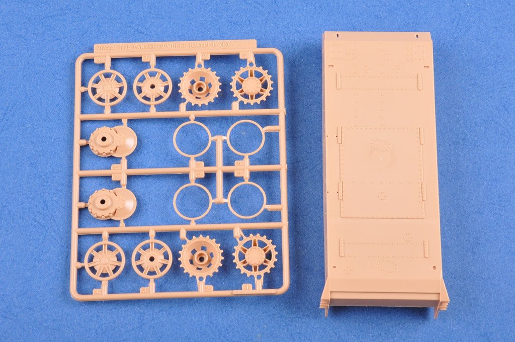 Hobby Boss 80135 German STURMPANZER IV EARLY VERSION MID PRODUCTION W/INTERIOR – imagen 10