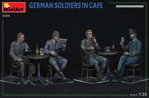 MiniArt 35396 GERMAN SOLDIERS IN CAFE 1/35 – immagine 2