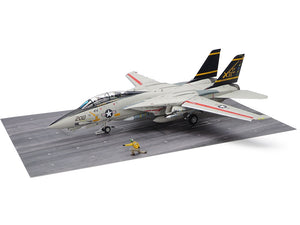 Tamiya 61122 Grumman F-14A Tomcat (Late Model) Carrier Launch Set 1/48 – immagine 4