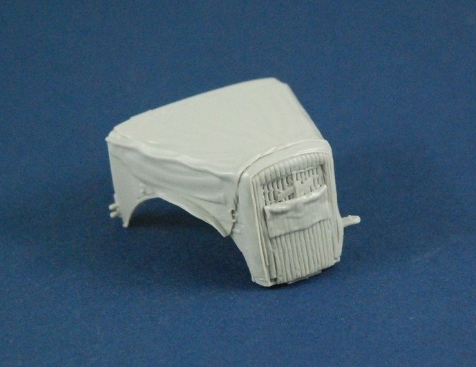 Panzer Art RE35-228 Opel Blitz engine deck with winter canvas 1/35