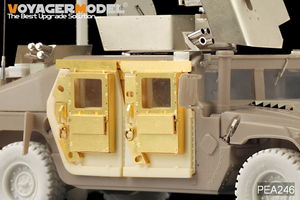 Voyager Model PEA246 Modern HUMVEE family bullet-proof door (For TAMIYA/BRONCO) 1/35 – imagen 2