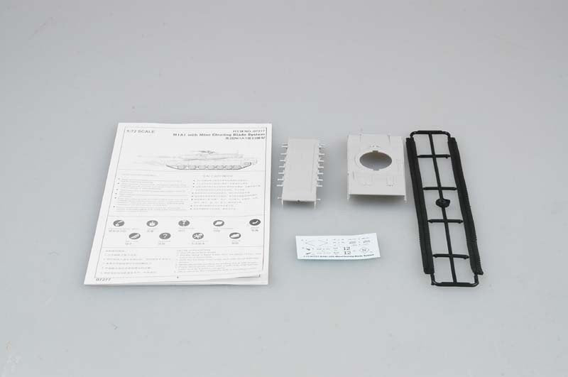 Trumpeter 07277 M1A1 with Mine Clearing Blade System 1/72 – image 3