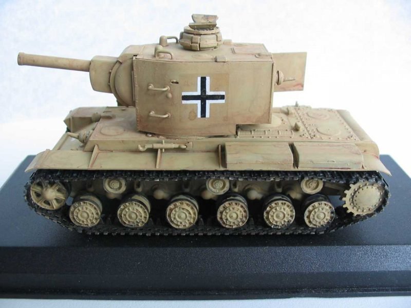 PST 72037 Pz.Kpfw. 754(r) heavy tank 1/72 – imagen 2