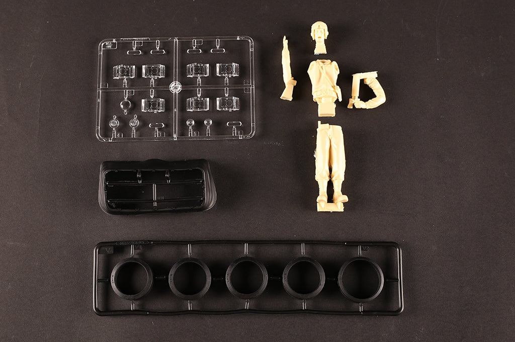 I Love Kit 61620 M4A3E8 Medium Tank - Late 1/16 – image 13