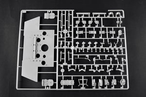 Trumpeter 00948 German Tiger II Heavy Tank - Porsche Turret Early Production 1/16 – Bild 47