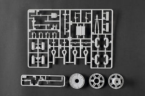 Trumpeter 00949 Pz.Kpfw.VI Sd.Kfz.182 Tiger II (Henschel 105mm) 1/16