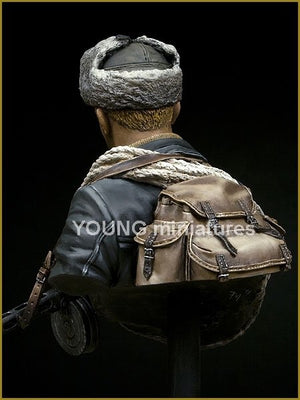 Young Miniatures YM1827 SOVIET MOUNTAINEER OFFICER 1942 1/10 – Bild 7