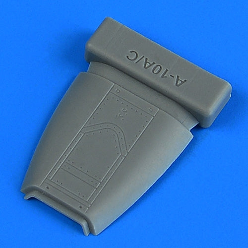 Quickboost QB72705 A-10A/C Thunderbolt II closed fuel access panel early v. GWH 1/72