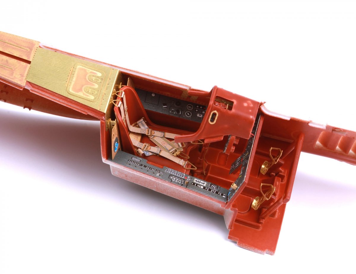 Eduard 33179 Fw 190A-8 seatbelts STEEL REVELL 1/32 – imagen 2