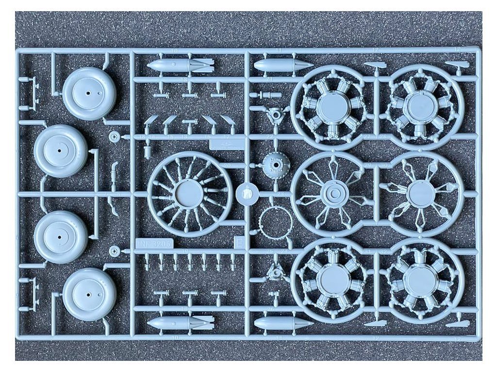 Infinity Models INF3205 Aichi D3A1 Val 1/32 – image 11