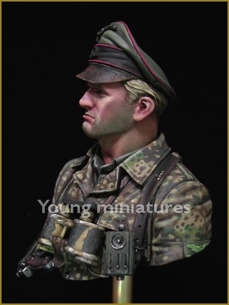 Young Miniatures YM1831 German Waffen SS Officer 1944 1/10 – imagen 4