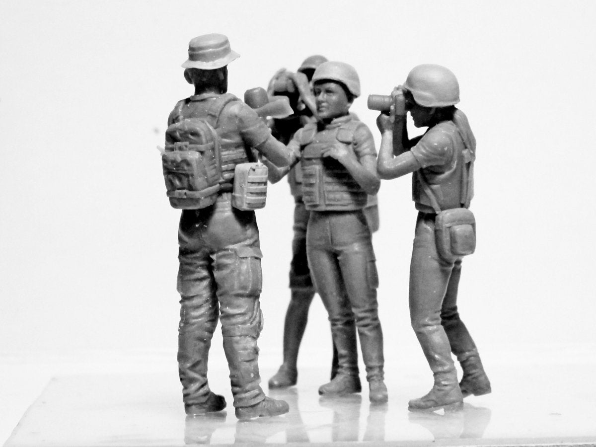 ICM 35751 Journalists in War 1/35 – image 12