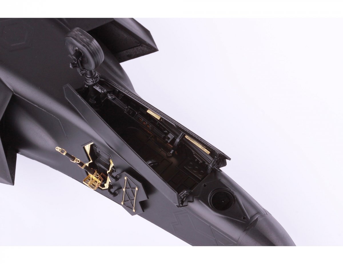 Eduard 32405 F-35A wheel bays &amp;amp; bomb bays F-35A wheel bays &amp;amp; bomb bays ITALERI 1/32 – zdjęcie 3