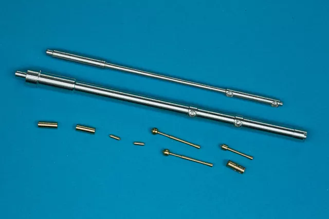 RB Model 35B110 BMP-3 Armament 30mm 2A72, 100mm 2A70, 3 x 7.62 PKT mg 1/35 – imagen 2