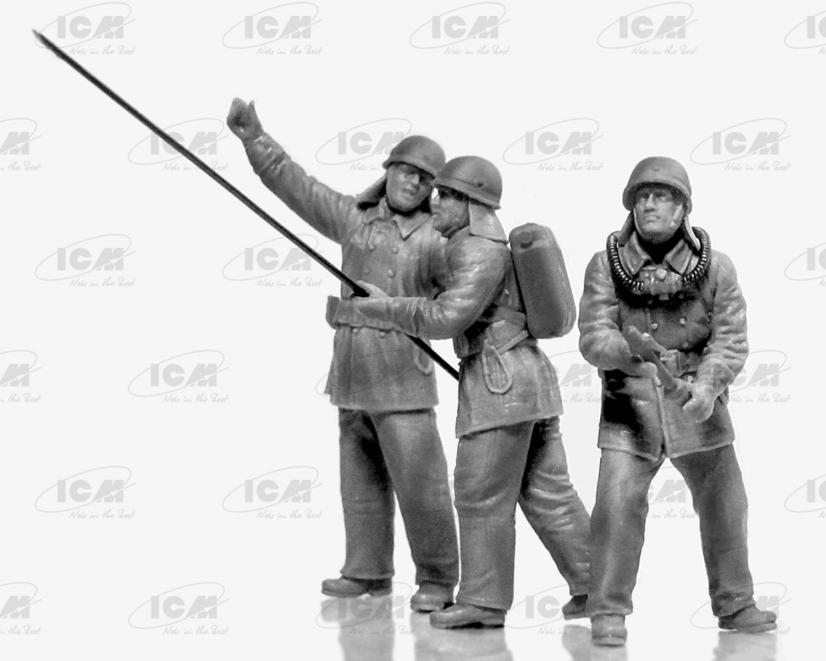 ICM 35902 Chernobyl#2. Fire Fighters (AC-40-137A firetruck &amp;amp; 4 figures &amp;amp; diorama base with background) 1/35 – imagen 3