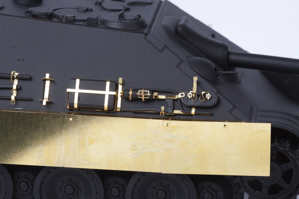 Eduard 36497 Jagdpanther Ausf. G1 schurzen ACADEMY 1/35 – image 8