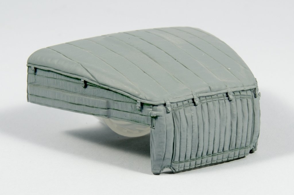 Panzer Art RE35-366 URAL 4320 engine deck with canvas cover 1/35 – Bild 2