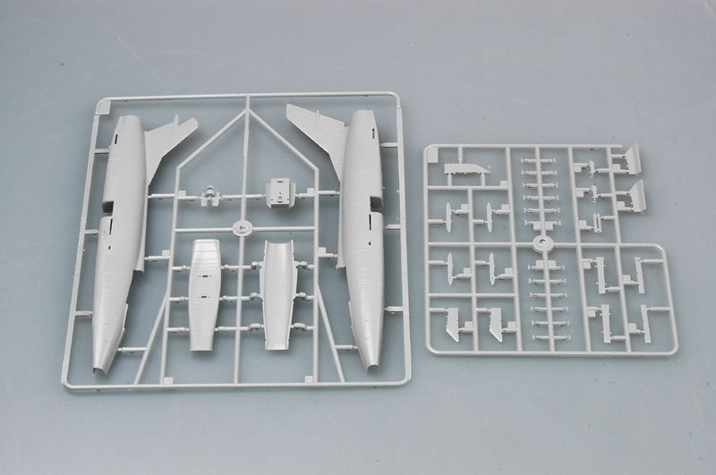 Trumpeter 01648 F-100C Super Sabre 1/72 – imagen 7