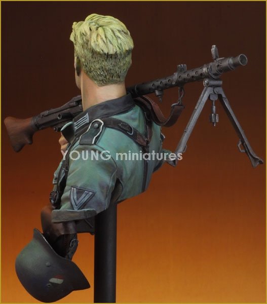 Young Miniatures YM1829 GERMANMG34 GUNNER 1941 1/10 – immagine 5