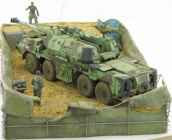 Toro 35F45 PKW Afganistan - Żołnierz w bluzie polarowej Figurka wraz z kalkomanią 1/35