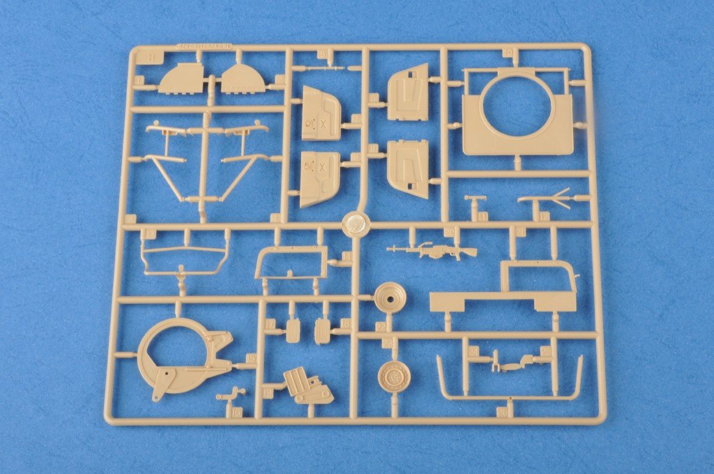Hobby Boss 82469 Meng Shi 1.5 ton Military Light Utility Vehicle 1/35 – immagine 8