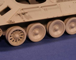 Panzer Art RE35-169 T-34 avec roues de route « Panther » capturées (183 et 174 Zavod) 1/35  – image 2